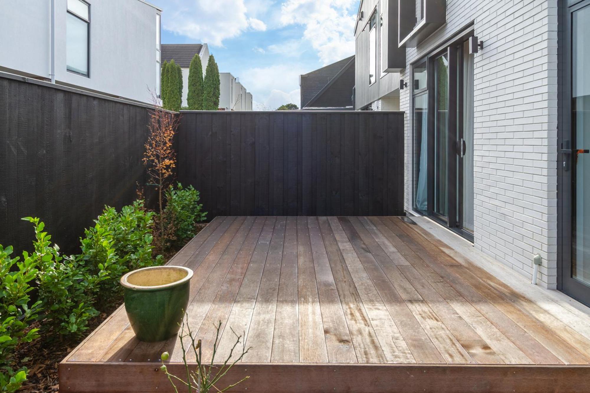 Stylish 3 Bedroom Home In Prime City With Garage Christchurch Exterior photo